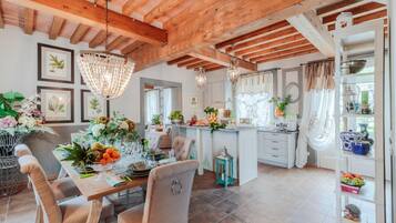 Villa | 4 bedrooms, WiFi