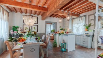 Biệt thự | 4 phòng ngủ, truy cập Internet không dây