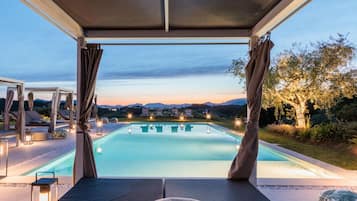 Villa | 10 bedrooms, WiFi
