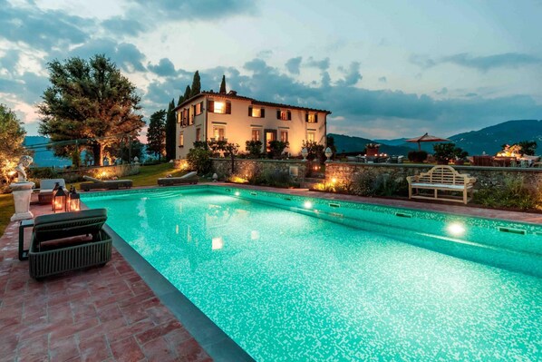 Villa | 6 bedrooms - Villa Il Castello in Lucca (Lucca)