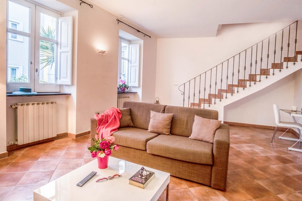 Palazzo Correale Maresca di Serracapriola by null