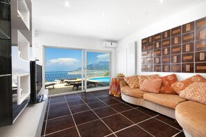 House, Smoking | 3 bedrooms