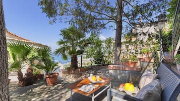Casa, para fumadores | 2 habitaciones y wifi