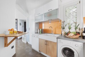 Casa, para fumadores | 2 habitaciones y wifi