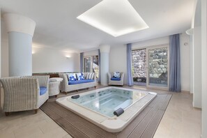 Villa, fumatori | 11 camere, una scrivania, ferro/asse da stiro, Wi-Fi