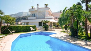 ヴィラ 喫煙可 | 4 室のベッドルーム、旅行用ベビーベッド