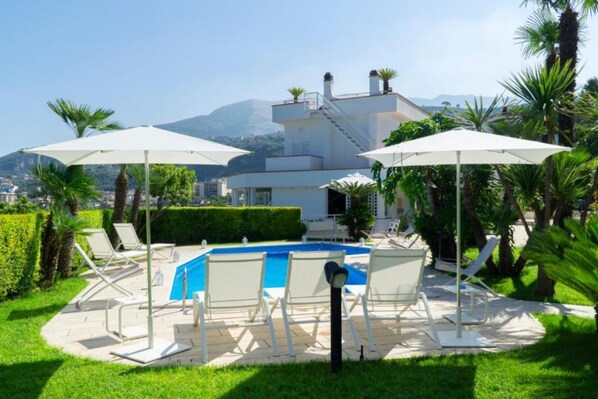 ヴィラ 喫煙可 | 4 室のベッドルーム、旅行用ベビーベッド