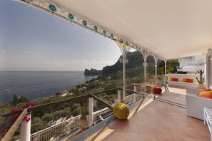 Villa, Smoking