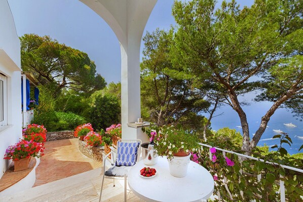 4 عدّة غرف نوم ومكواة/لوح كي وواي فاي