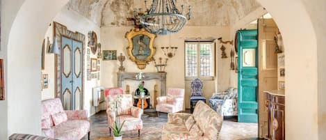 Villa | 8 bedrooms, WiFi