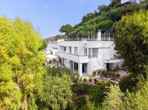 Villa, Smoking