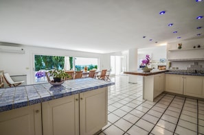 Villa, para fumadores | 5 habitaciones