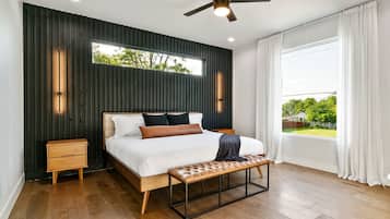 4 slaapkamers, een bureau, een strijkplank/strijkijzer, gratis wifi