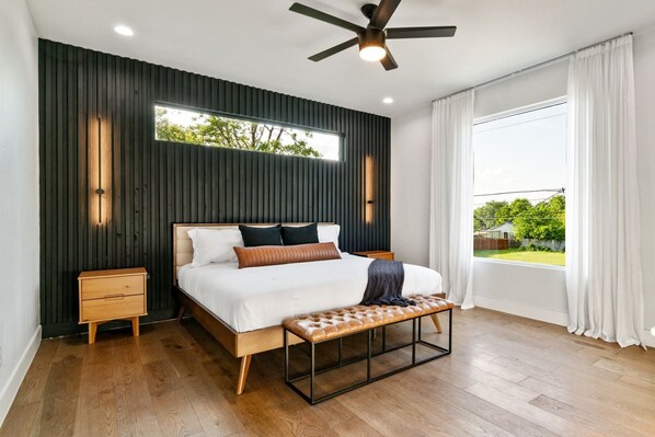 4 bedrooms, desk, iron/ironing board, free WiFi