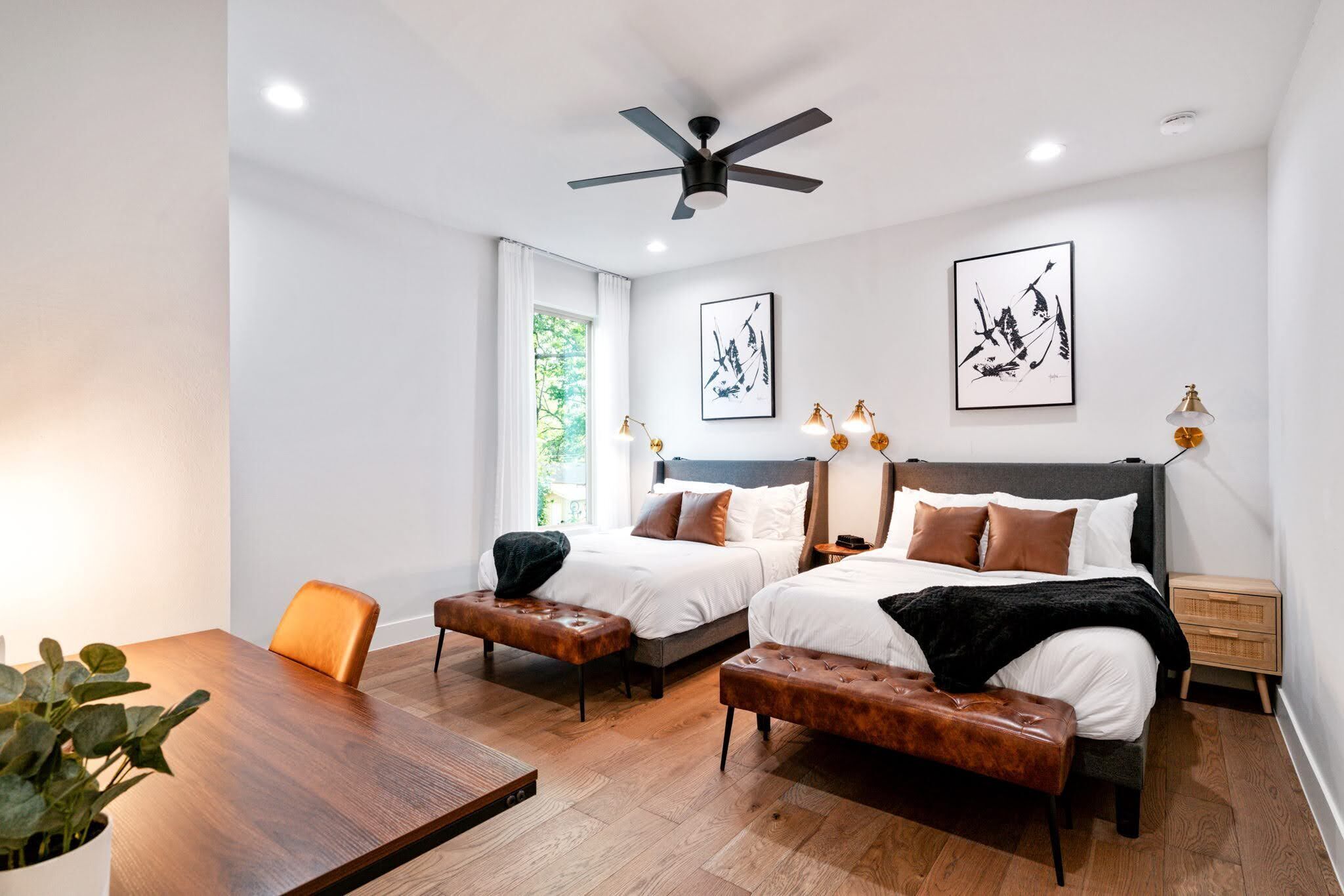 4 多间卧室、办公桌、熨斗/熨衣板、免费 WiFi