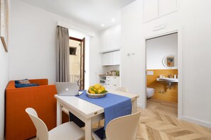 House, Smoking | 3 bedrooms, WiFi - Casa 80 in Sorrento With 3 Bedrooms and 2 Bathrooms (Sorrento)