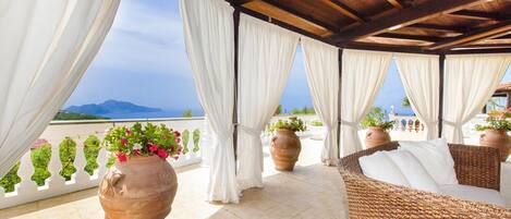 6 bedrooms, desk, WiFi