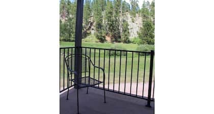 Horse Creek Resort - Cabin 6