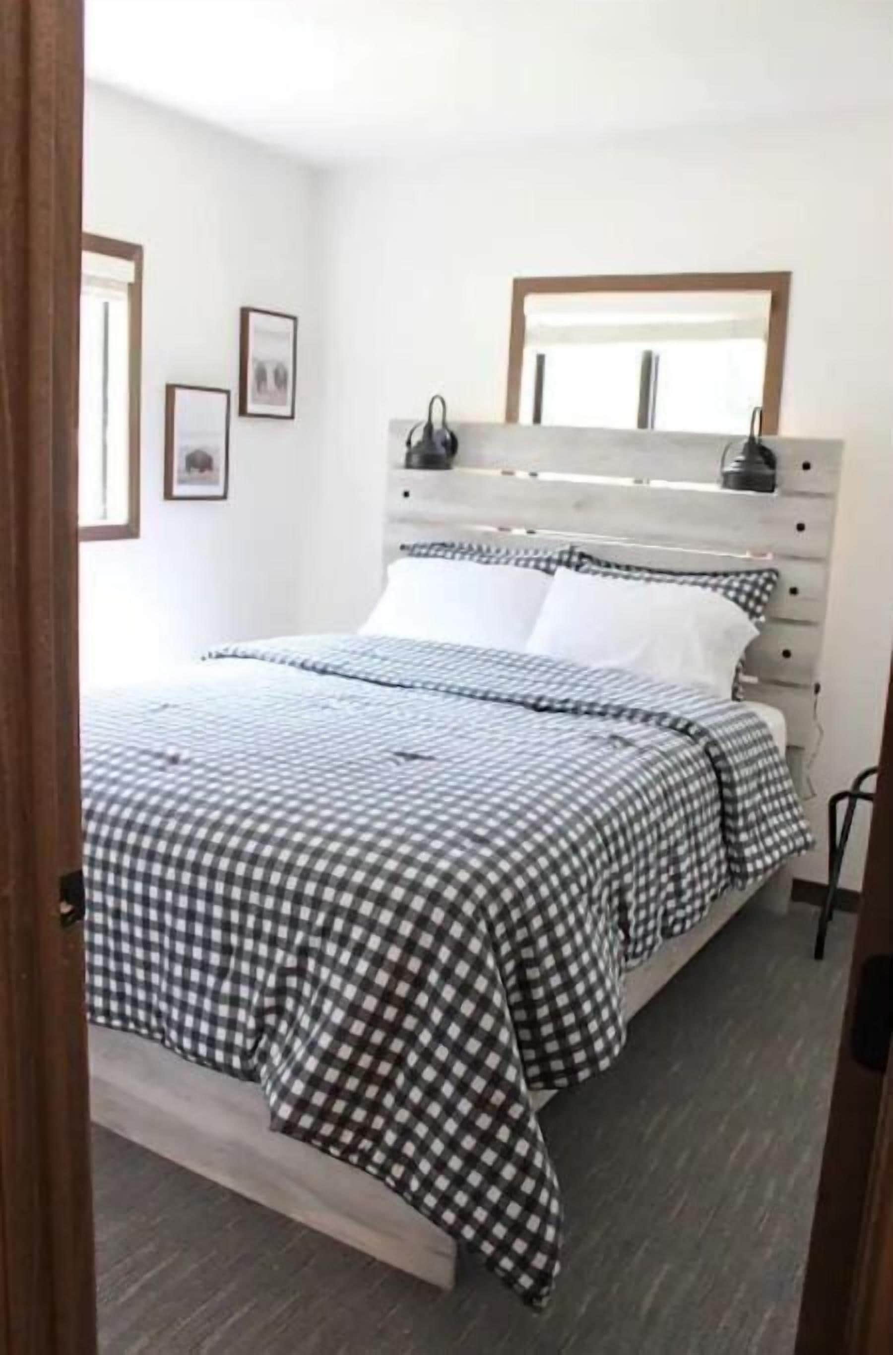 3 bedrooms, WiFi, bed sheets