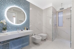 Apartment, Raucher | 2 Schlafzimmer, Bügeleisen/Bügelbrett, Reisekinderbett, WLAN