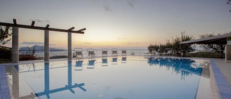 Villa, Smoking | 12 bedrooms