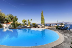 Vila | 5 quartos, escrivaninha, Wi-Fi