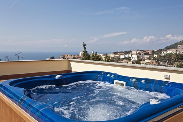 Villa, Smoking