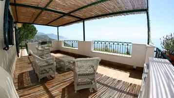 Villa, Smoking | 3 bedrooms, WiFi