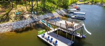 New Home, Dock, Home Theatre, Hot Tub, Fire Pit, Kayaks