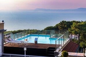 House, Smoking | 5 bedrooms, desk, WiFi