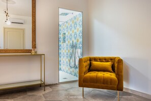 Apartamento | 2 dormitorios y tabla de planchar con plancha