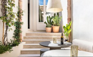 Apartamento | 2 dormitorios y tabla de planchar con plancha