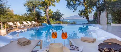 Villa, para fumadores | 6 habitaciones, escritorio y wifi