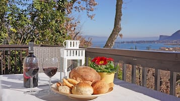 Apartment | 2 bedrooms, WiFi