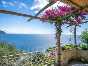 Villa | 2 bedrooms, iron/ironing board - Villa With Terrace and sea View in Ravello ID 3196 (Ravello)