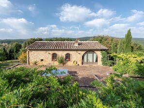 House, Accessible | 2 bedrooms, iron/ironing board