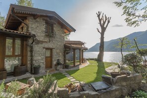 Villa | 3 bedrooms - Co-d462-ariv21at - The Writer s Nest (Faggeto Lario)