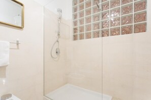 Bathroom - Co-b730-regi37a2 - Romantic Pier (Carate Urio)