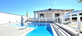 Al062 Villa Bianca 10 Posti con Piscina Privata e