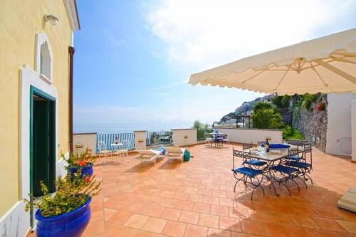 Casa Giorgia - Exclusive Panoramic Villa in the Heart of Praiano