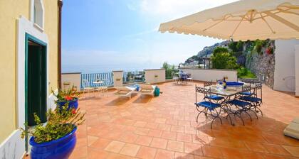Casa Giorgia - Exclusive Panoramic Villa in the Heart of Praiano