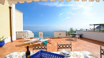 Villa | 5 bedrooms, travel crib