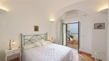 Villa | 5 bedrooms, travel crib