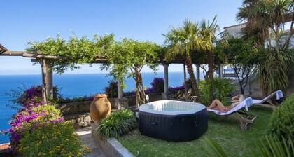 Casale Fralisa - Marvelous Terrace and hot tub With sea View