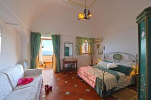 House | 3 bedrooms - Casa Elena - In the Center of Praiano Parking Panoramic Hot tub (Praiano)