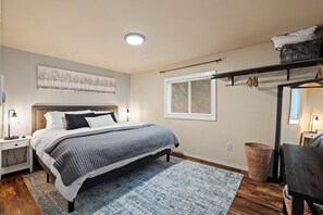 2 室のベッドルーム、デスク、アイロン / アイロン台、WiFi (無料)