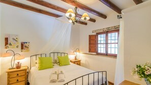 3 dormitorios, tabla de planchar con plancha, cuna de viaje y wifi