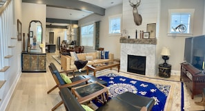 Smart TV, fireplace, books - Sleeps 12, Stunning 4BR/4.5Bath Walking distance to downtown Brevard/ trails (Brevard)