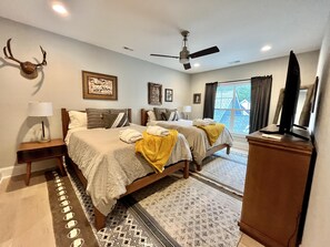 4 chambres, fer et planche à repasser, lit parapluie, Wi-Fi gratuit