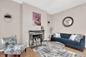 Smart TV, fireplace, offices